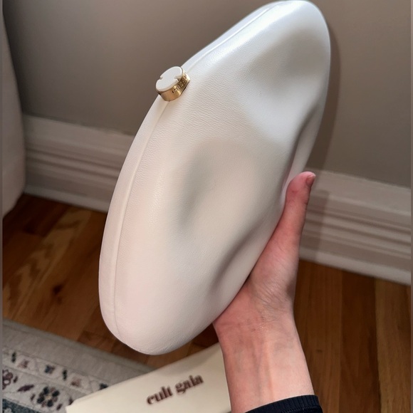 White Caldera Clutch - Cult Gaia - Picture 5 of 9